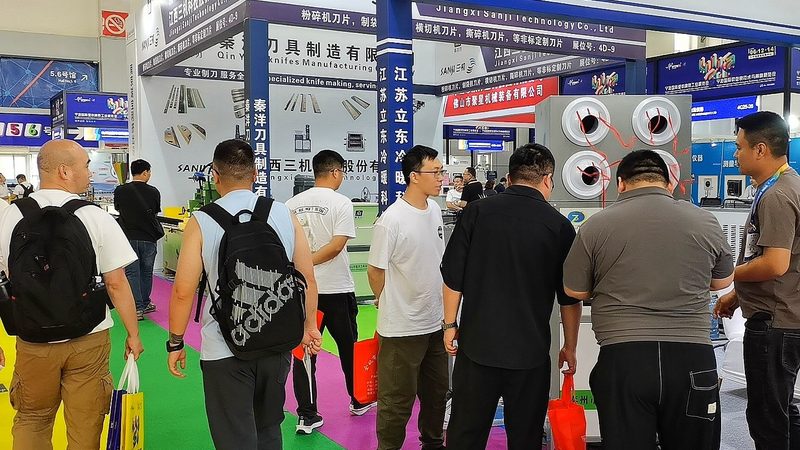 以下是一个简单的地面承重计算实例：